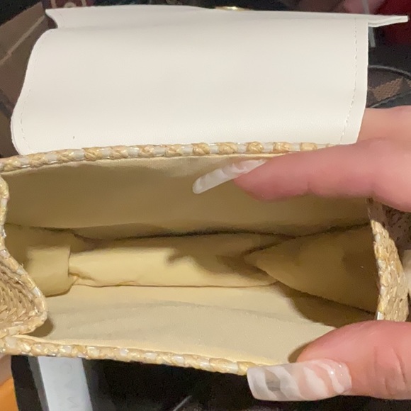 New neutral crossbody bag - Picture 4 of 4